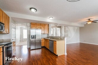 9757 Scotch Pine Ct in Fishers, IN - Foto de edificio - Building Photo