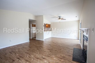 115 Roane Dr-Unit -Unit H in Hampton, VA - Building Photo - Building Photo