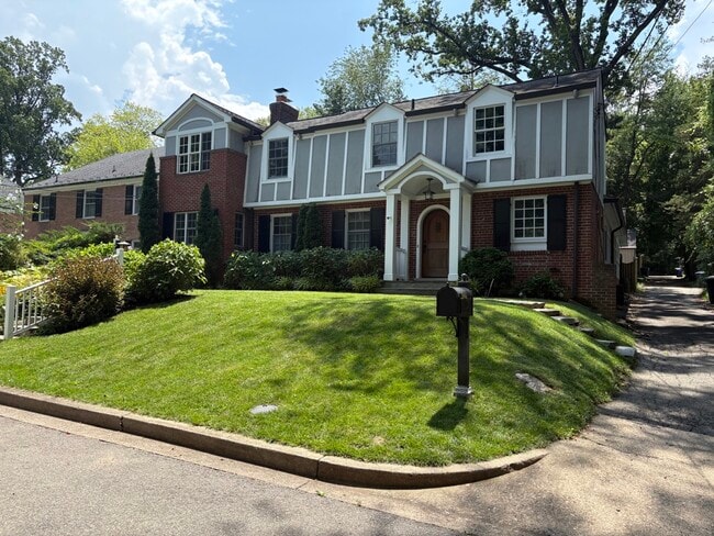 4726 Sedgwick St NW in Washington, DC - Building Photo - Building Photo