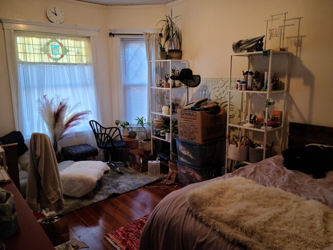 15 Langley Rd, Unit 1 in Boston, MA - Foto de edificio - Building Photo