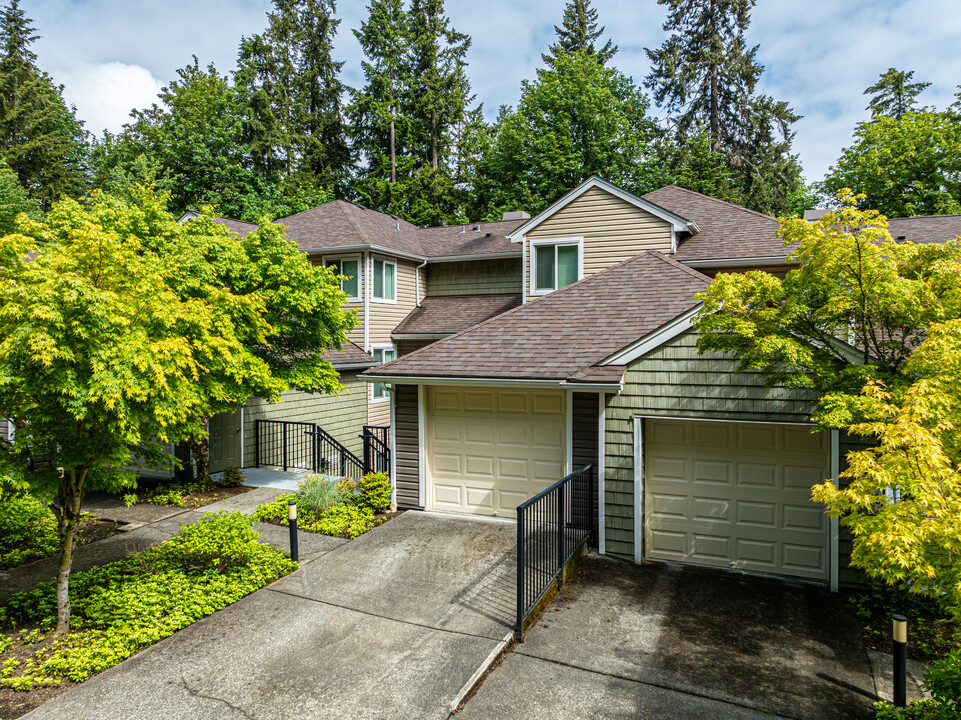 Villages at Montreux in Issaquah, WA - Foto de edificio