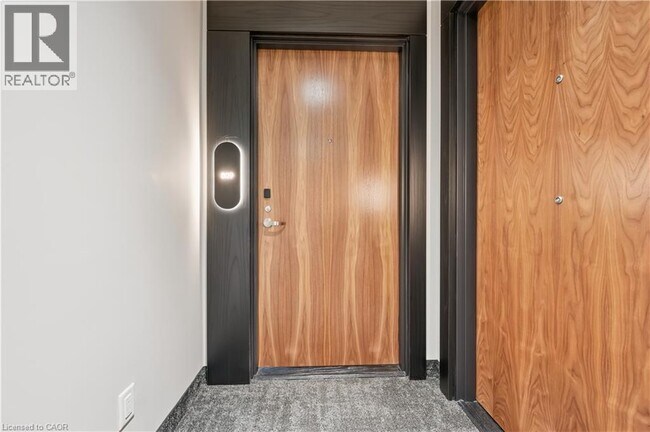 25 Wellington St S in Kitchener, ON - Building Photo - Building Photo