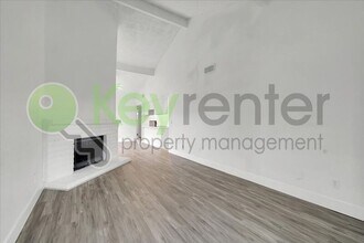 7331 Florinda Way in Sacramento, CA - Building Photo - Building Photo