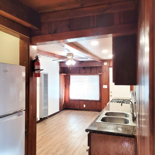 2975 Sacramento Ave in South Lake Tahoe, CA - Building Photo - Building Photo