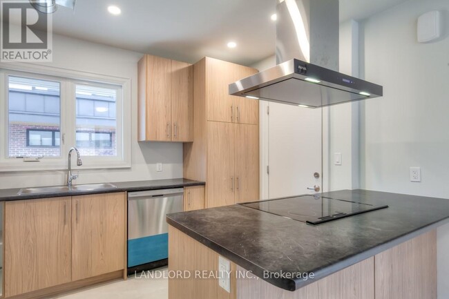 73 Northcote Ave in Toronto, ON - Building Photo - Building Photo