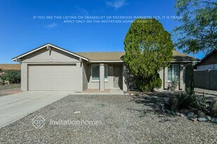 2144 W Wickieup Ln in Phoenix, AZ - Building Photo