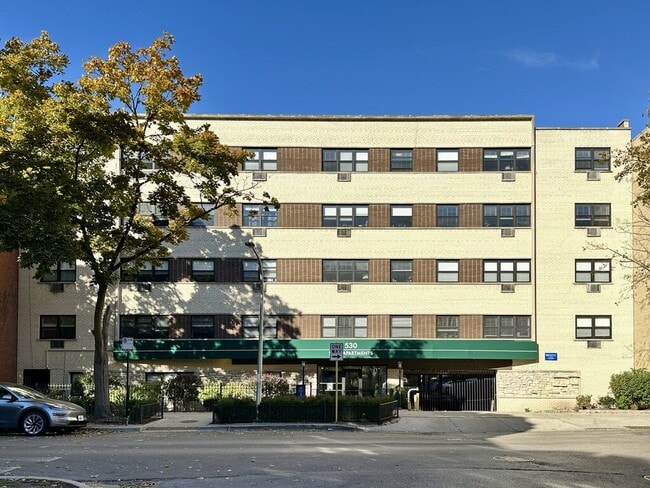 property at 535 W Surf St