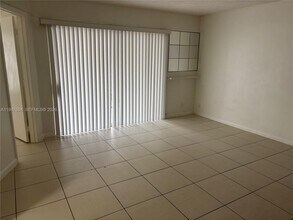 13850 SW 93rd Ln in Miami, FL - Building Photo - Building Photo