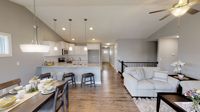 Caymus Park Villas in Grimes, IA - Building Photo - Building Photo