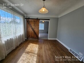 9739 Sidney St in Chilliwack, BC - Building Photo - Building Photo