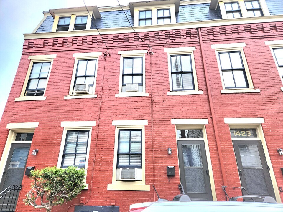 1425 Hamlin St, Unit 1421 Hamlin Street in Pittsburgh, PA - Building Photo