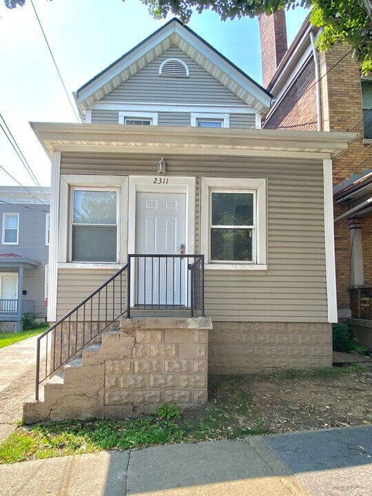 2311 Ravine St in Cincinnati, OH - Building Photo