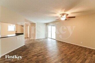 8914 Athens in San Antonio, TX - Building Photo - Building Photo