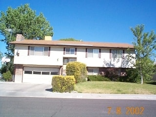 property at 1412 Sherwood Dr