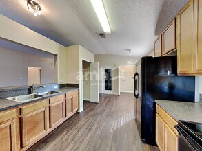 81 Marisco Way in Jacksonville, FL - Foto de edificio - Building Photo