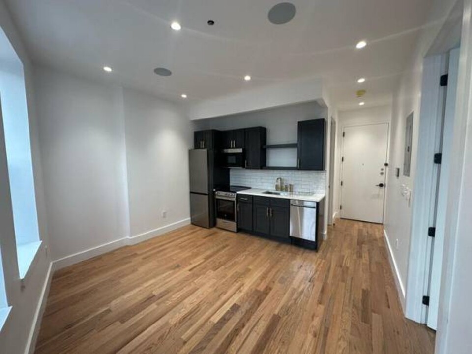 340 Broadway, Unit 2F in Brooklyn, NY - Foto de edificio