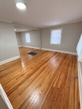 627 Warren Ave. in Front Royal, VA - Foto de edificio - Building Photo