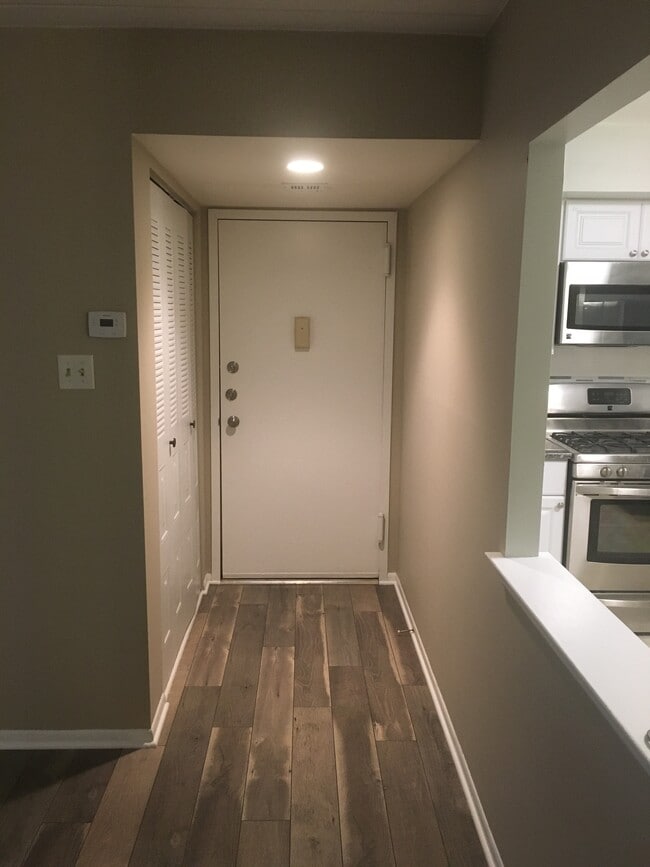 57003 Delaire Landing Rd in Philadelphia, PA - Building Photo - Building Photo