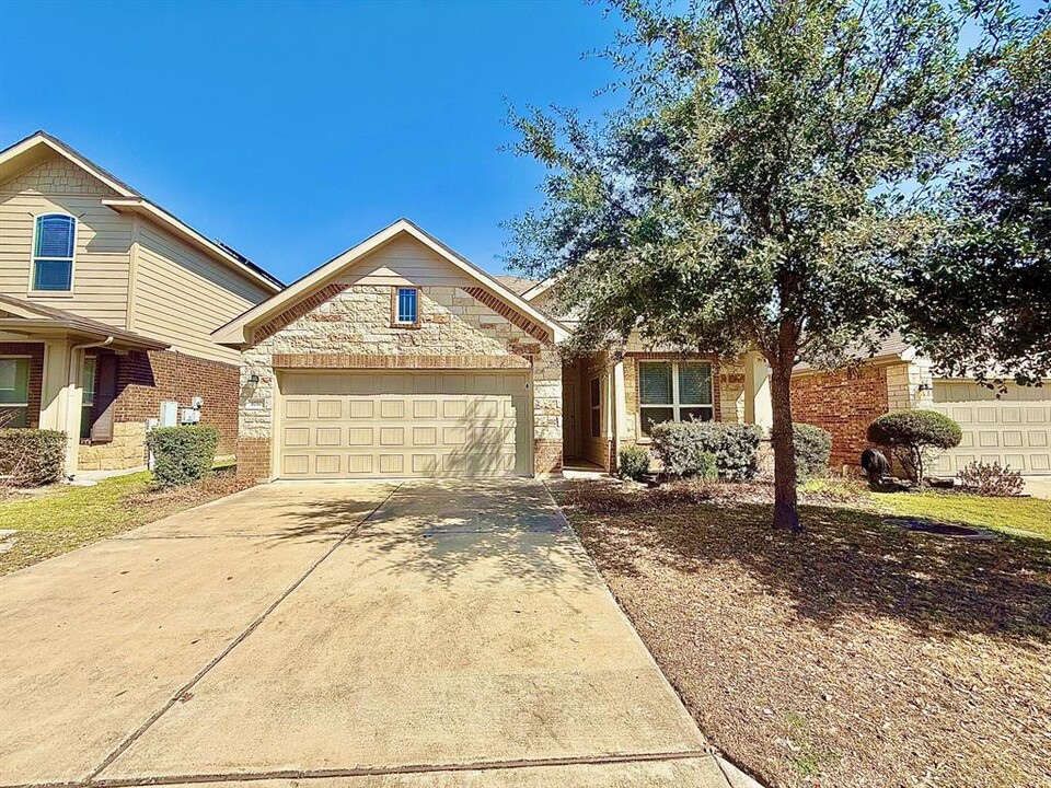 1010 Oblique Dr in Pflugerville, TX - Building Photo