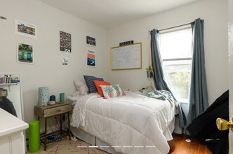 196 Hampshire St, Unit 1 in Cambridge, MA - Building Photo - Building Photo