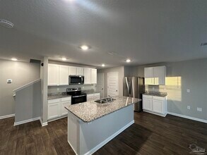 7540 Oak Lake Blvd in Bellview, FL - Building Photo - Building Photo