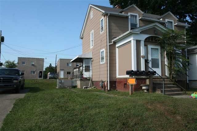 2570 4th Ave in Huntington, WV - Foto de edificio