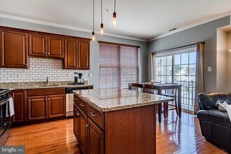 302 Michaels Way in West Chester, PA - Building Photo - Building Photo