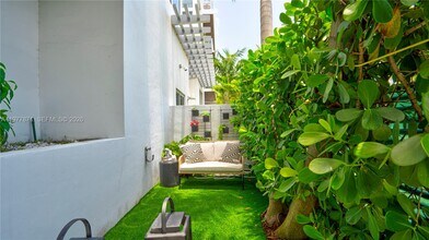 545 SW 11th St in Miami, FL - Building Photo - Building Photo