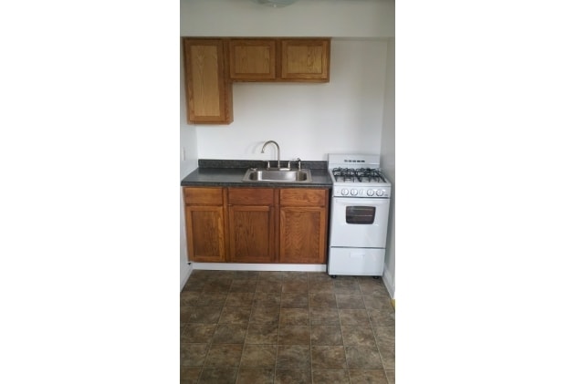 Venetian Place Apartments in Saginaw, MI - Building Photo - Building Photo