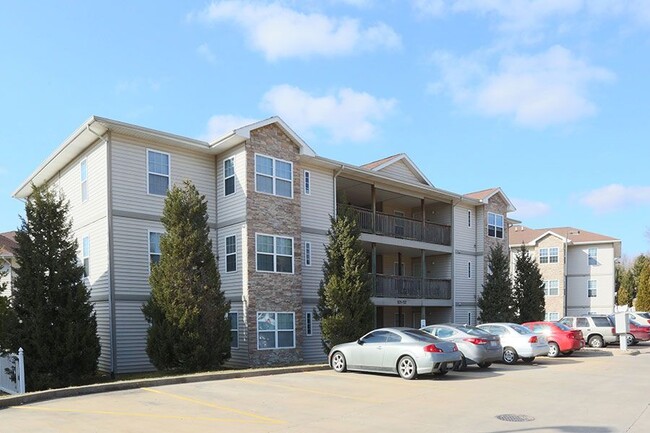 Cedar Creek Crossing Apartments in Quincy, IL - Building Photo - Building Photo