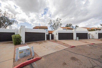 1712 S River Dr in Tempe, AZ - Building Photo - Building Photo