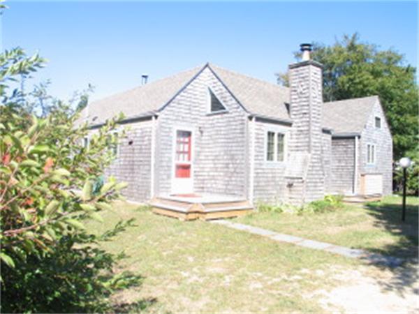 8 Beach Plum Ln in Oak Bluffs, MA - Building Photo - Building Photo