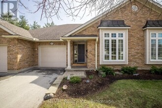 1439 Niagara Stone Rd in Niagara-On-The-Lake, ON - Building Photo - Building Photo