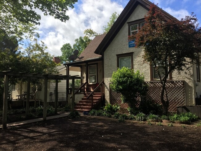 property at 1034 Chestnut St