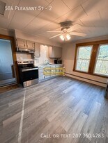 584 Pleasant St in Lewiston, ME - Building Photo