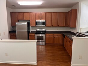 6187 Neuse Wood Dr in Raleigh, NC - Building Photo - Building Photo