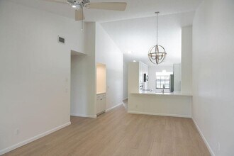 602 Pinecrest Cir in Jupiter, FL - Foto de edificio - Building Photo