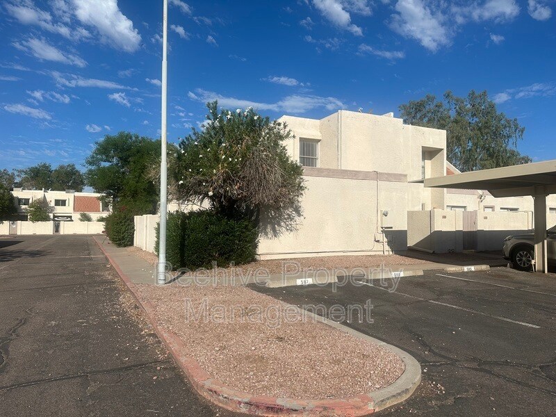 1342 W Emerald Ave in Mesa, AZ - Building Photo