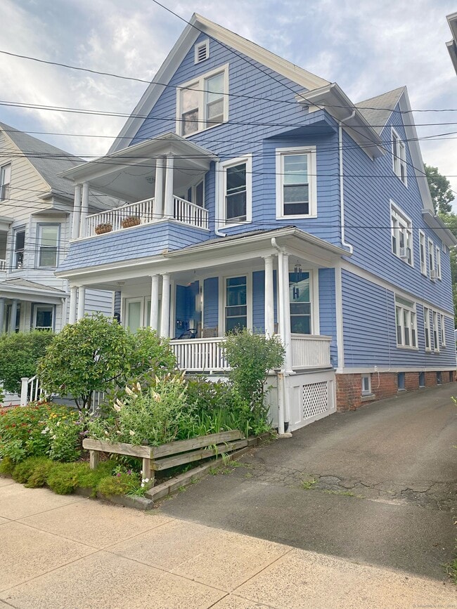 253 Willow St in New Haven, CT - Building Photo - Building Photo