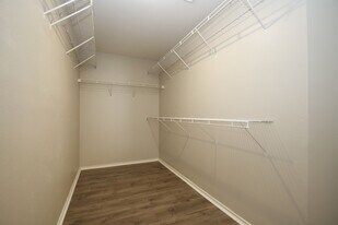 18926 Piney Way Dr in Tomball, TX - Building Photo