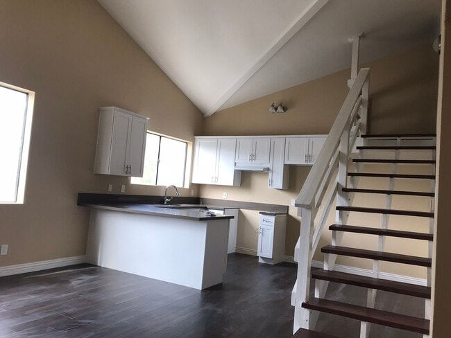 310 N Philadelphia St, Unit A in Anaheim, CA - Building Photo - Building Photo
