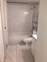 9360 Fontainebleau Blvd in Miami, FL - Building Photo - Building Photo