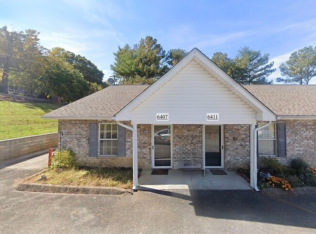6407 Son Light Way in Knoxville, TN - Foto de edificio - Building Photo