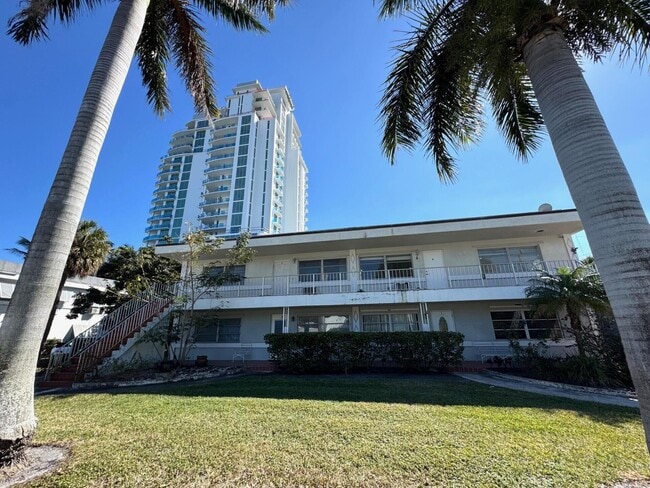 property at 4800 N Flagler Dr