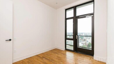 Wythe Avenue, Unit 1509 in Brooklyn, NY - Building Photo - Building Photo