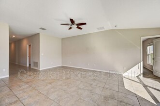 927 Zone Tailed Hawk Pl in Ruskin, FL - Building Photo - Building Photo