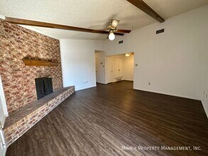 6616 Hope Ave in Lubbock, TX - Foto de edificio - Building Photo