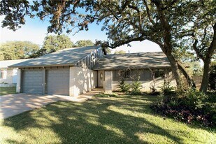 4700 Running Deer Dr in Austin, TX - Building Photo