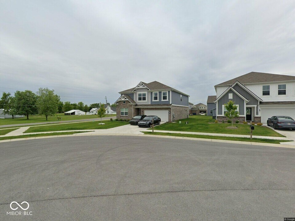 7438 Brayton Ct in Indianapolis, IN - Building Photo