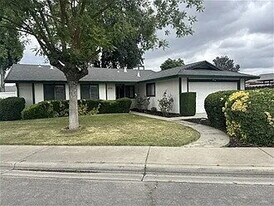 1981 Chakkar Estates Dr in Turlock, CA - Building Photo